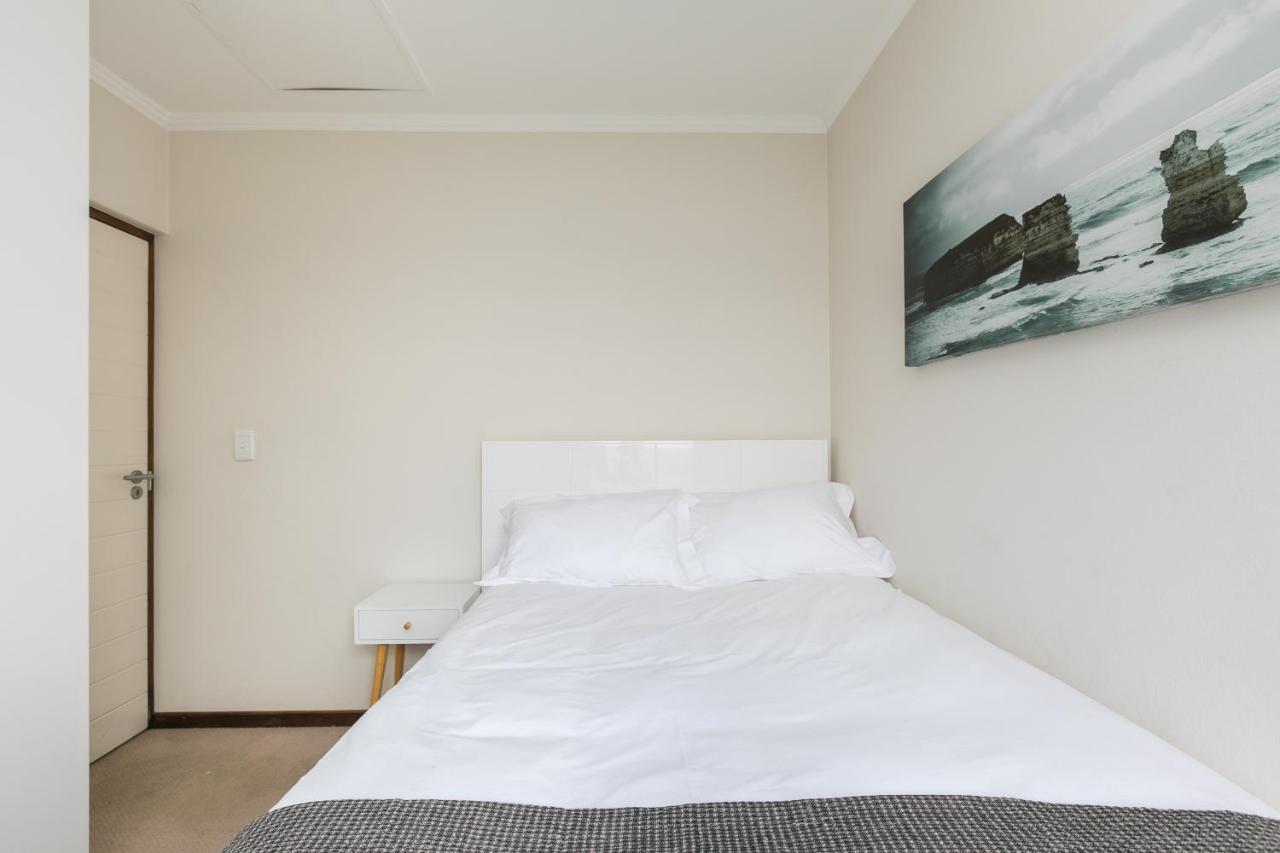 Modern Apartment In A Secure Golf Estate.Wifi Roodepoort Zewnętrze zdjęcie
