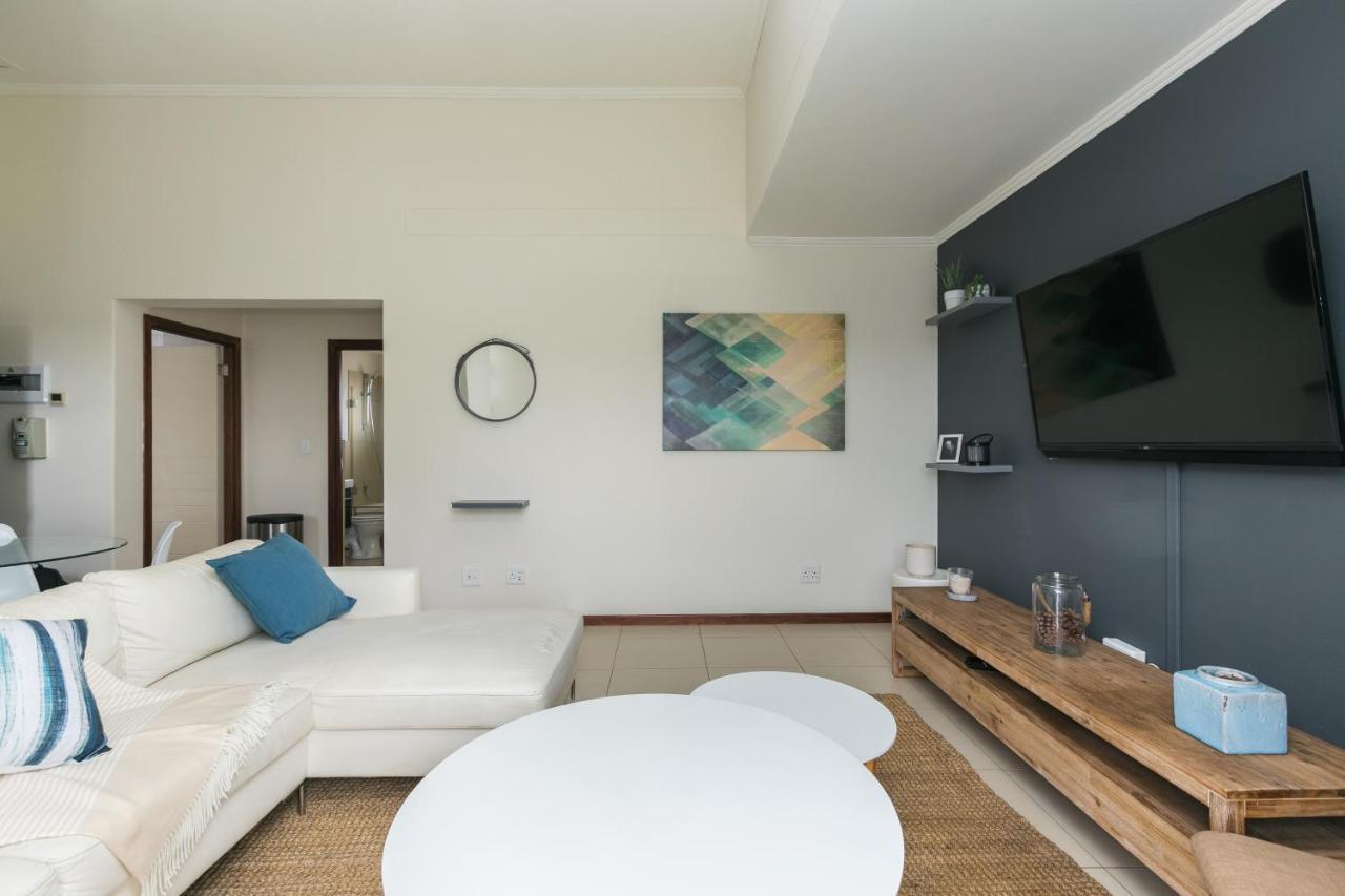 Modern Apartment In A Secure Golf Estate.Wifi Roodepoort Zewnętrze zdjęcie