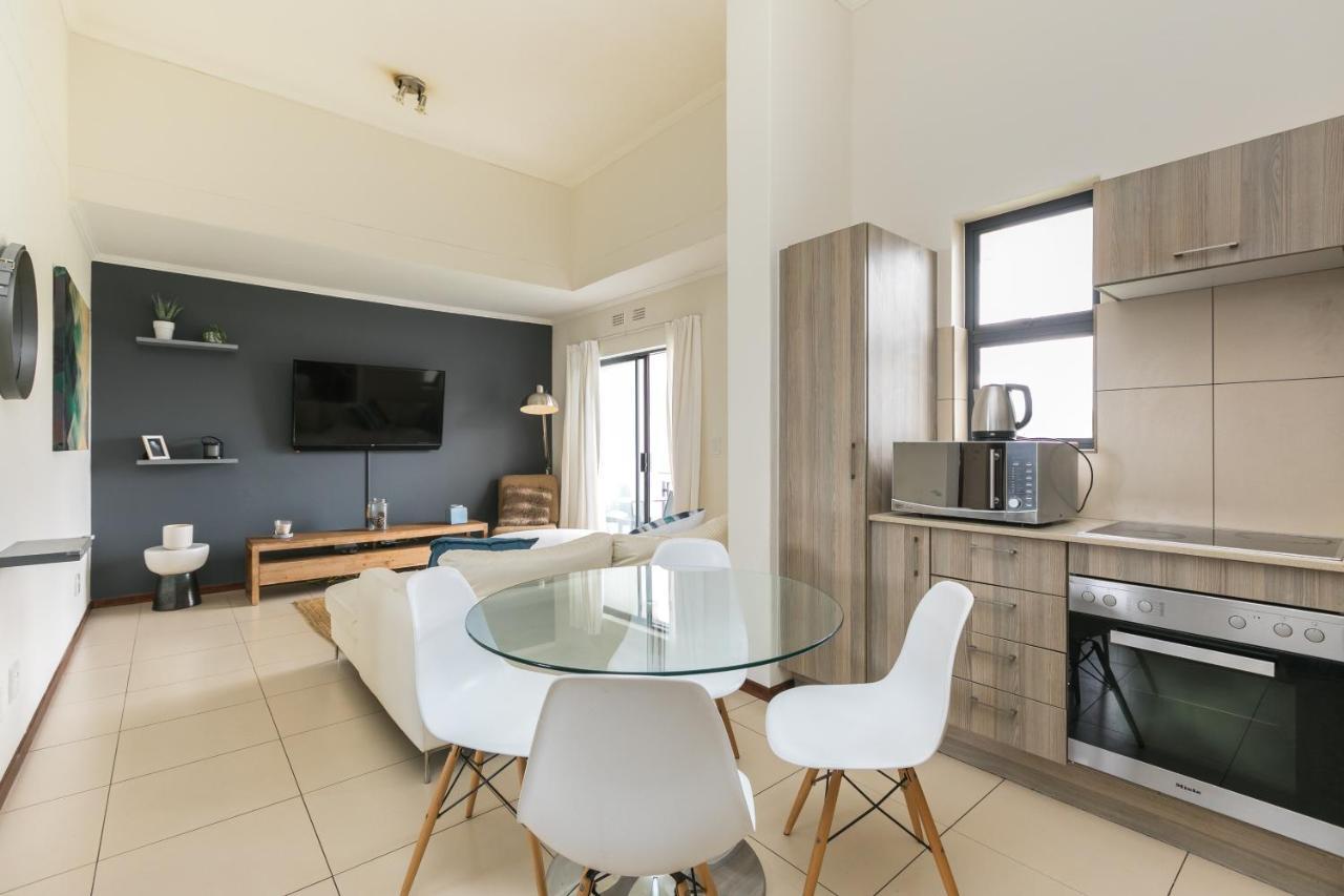 Modern Apartment In A Secure Golf Estate.Wifi Roodepoort Zewnętrze zdjęcie
